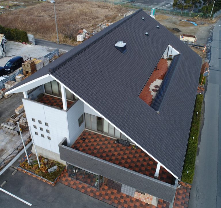 ~切妻屋根ってなに?(屋根の形状) Q071~ 図解 屋根に関するQ&A | 三州瓦の神清 愛知で創業150年超。地震や台風に強い防災瓦・軽量 ...