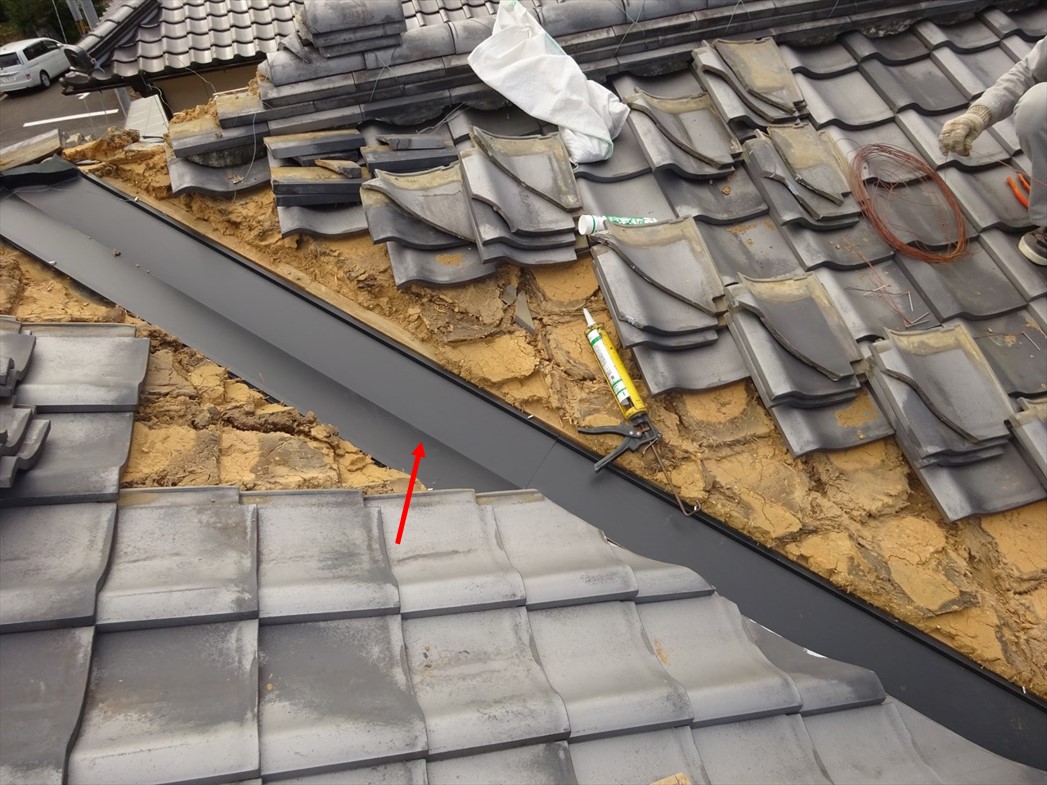 瓦雨漏りしてますか？板金屋根葺き替え 1249f2682be7181f6a6266c99ee5ca