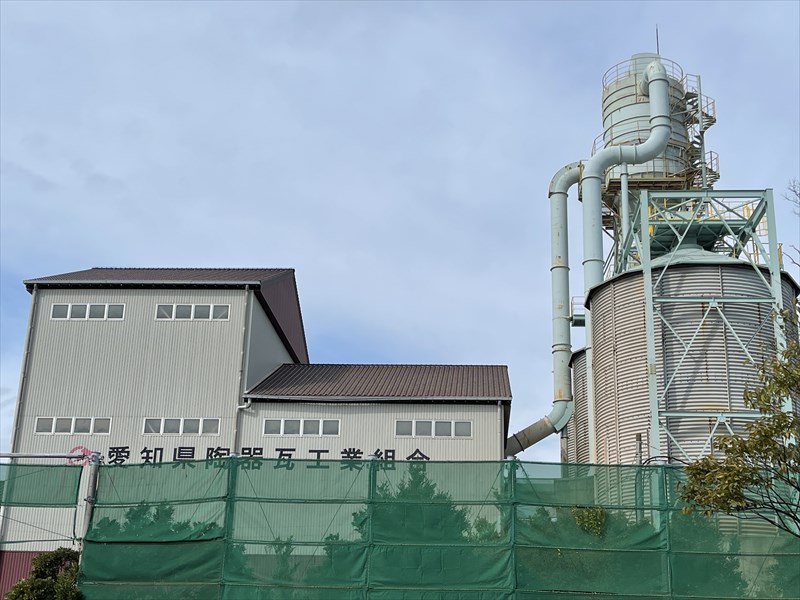多段棟の耐風・耐震実験のため箱棟を愛陶工で製作しましたよ